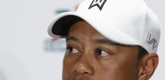 Fotografía de archivo del 20 de octubre de 2015 del golfista estadounidense Tiger Woods hablando durante una rueda de prensa en Ciudad de México.