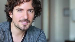Tommy Torres lanz&oacute; hoy su nuevo sencillo, "Todo me recuerda a ti". (foto archivo)