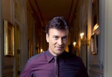 El cantante Tony Carreira, acusado de plagiar temas de artistas latinos Tony Carreira ha sido acusado por la Fiscalía lusa de plagiar al menos once canciones de artistas extranjeros. (foto twitter)