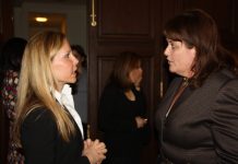 Autores Se Unen en NY Contra el Tráfico de Menores en el Día Internacional de la Mujer