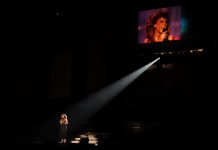 Los Grammy rinden tributo a Whitney Houston