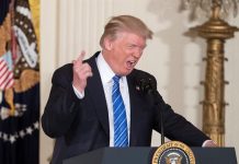 Trump dice que Clinton conspiró con su partido para ganarle al "loco" Sanders El presidente de los Estados Unidos, Donald J. Trump