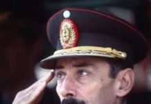 Condenan a 50 años a exdictador Videla por robo de bebés en dictadura