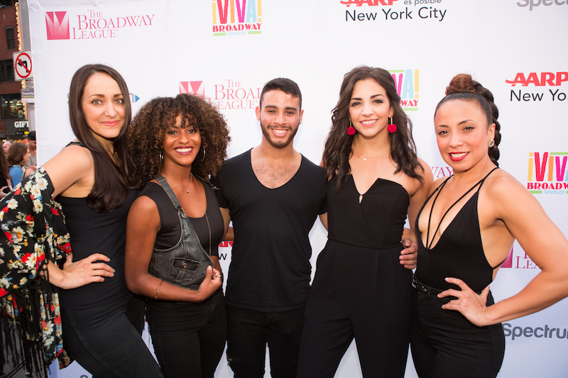 Ana Villafane y el elenco de "On Your Feet" Foto Jeremy Daniel