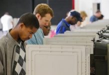 El voto anticipado: sube el de latinos, baja el de ciudadanos negros