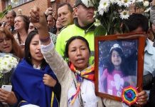 Familiares y vecinos abarrotan primer funeral por niña colombiana asesinada