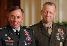 General John Allen estaría involucrado en el escándalo Petraeus
