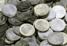 La economía española caerá 0,5 % en 2013, según nueva previsión del Gobierno