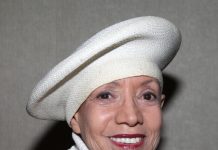 Carla Pinza fue premiada por el Colegio Boricua