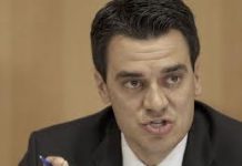 Congresista republicano pide disculpas por haberse bañado desnudo en Galilea