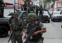Tres policías y un civil mueren en un ataque del crimen organizado en México