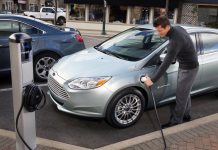 Adelante con Ford 2011