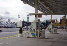 El fiscal general del estado de Nueva York, Eric Schneiderman, envió citaciones judiciales a otras doce gasolineras por haber subido los precios del combustible tras la escasez que generó el huracán "Sandy" en la región el mes pasado, con lo que son ya 25 las estaciones de servicio investigadas.