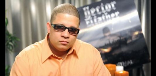 Salseros como Alex D' Castro, Richie Ray y Bobby Cruz o el reguetonero Héctor "El Father" son algunos de los artistas puertorriqueños que dejaron la fama y el dinero que les dieron sus respectivas carreras musicales para convertirse en pastores evangélicos.