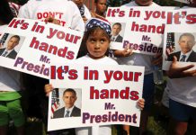 Grupos de activistas y jóvenes indocumentados mostraron su confianza de que las medidas ejecutivas migratorias del presidente Obama entren en vigor después de que suspenden temporalmente.  