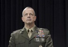 Otro general salpicado por affaire de es director de la CIA