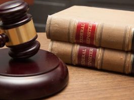 Padre de bebé que murió en casa móvil seria el culpable.