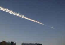 Los buscadores de meteoritos pueden comprar en la ciudad rusa de Cheliábinsk en los Urales fragmentos del meteorito que cayó la semana pasada en la zona a 40 dólares el gramo, aunque corren el riesgo de ser estafados, según denunciaron hoy las autoridades.