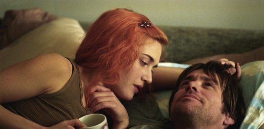 El cine, además de evasión, reflexión y recreo artístico, puede ayudar a tener una vida mejor, o al menos así lo defiende el escritor y periodista especializado en psicología Francesc Miralles en su libro "Cineterapia", donde a través de 35 películas da las claves de una existencia más satisfactoria.