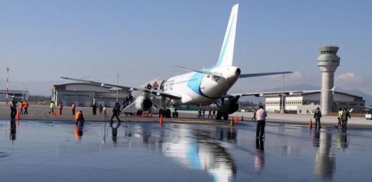 Quito inauguró hoy el aeropuerto con la pista más grande de América Latina, según su Ayuntamiento, el cual costó 630 millones de dólares y dejó para la historia el que operó desde 1960, que terminó rodeado por la ciudad y ahora se convertirá en un parque.