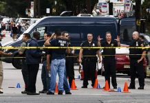 Al menos un muerto y varios heridos por disparos en hospital de Nueva York Al menos dos personas resultaron hoy víctimas de los disparos registrados en un hospital del distrito neoyorquino del Bronx