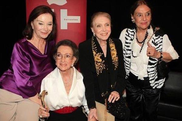 Tres grandes del teatro arropan a Amparo Rivelles en un homenaje antes de su fallecimiento, Nuria Espert, Maria Dolores Pradera y Nati.