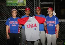 Los gemelos Kevin y Kelvin Marte, junto a Orlando Sosa y Matthew Victoria, cuatro pilares del equipo estadounidense quienes aspiran al título del Mundialito de Moca. (Foto Martín Zapata)