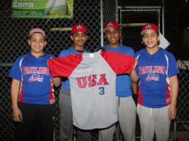 Los gemelos Kevin y Kelvin Marte, junto a Orlando Sosa y Matthew Victoria, cuatro pilares del equipo estadounidense quienes aspiran al título del Mundialito de Moca. (Foto Martín Zapata)