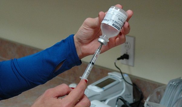 El Departamento de Salud de Puerto Rico inform&oacute; hoy que el pr&oacute;ximo martes arrancar&aacute; con un recorrido de cl&iacute;nicas de vacunaci&oacute;n. (foto archivo)