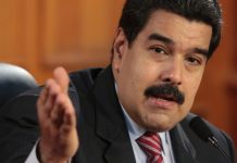 El Senado da un paso más para aumentar las sanciones contra Venezuela La aprobación llega después de que el presidente venezolano, Nicolás Maduro, dijera en una entrevista televisiva el pasado sábado que la legación diplomática estadounidense en Caracas está "actuando de manera peligrosa", por lo que su Gobierno está "evaluando la situación".