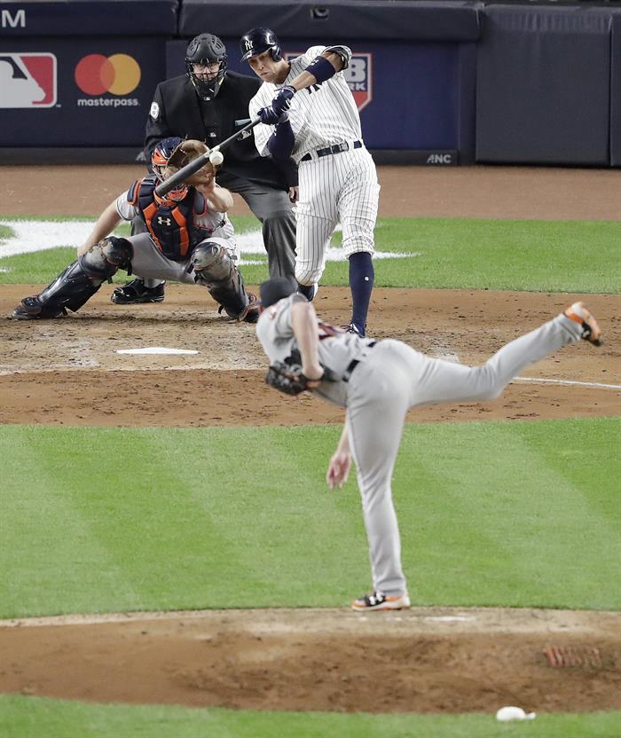 El jugador de los Yankees Aaron Judge pegó un 'homerun' en el triunfo ante los Astros.