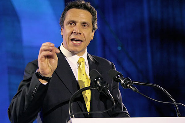 DOS CELEBRACIONES: suena sensata la posici&oacute;n del gobernador Andrew Cuomo sobre disputas por Crist&oacute;bal Col&oacute;n e Ind&iacute;genas: celebremos &lsquo;Columbus Day&rdquo; e &lsquo;Indigenous Day&rdquo; el mismo d&iacute;a.