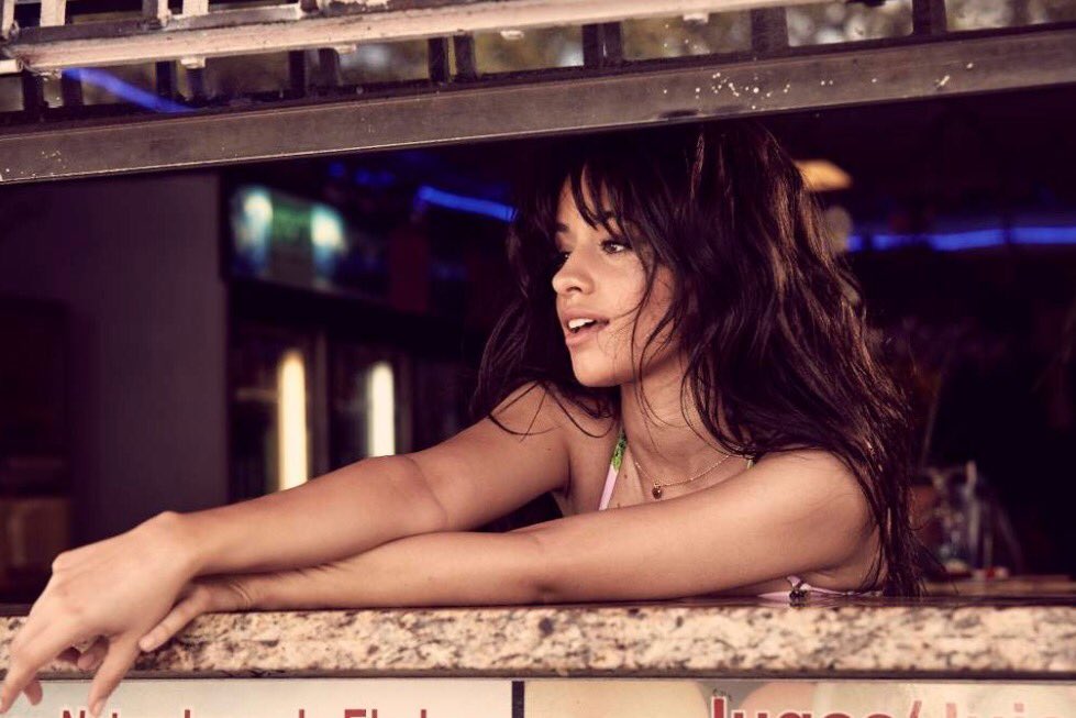 Camila Cabello estren&oacute; el v&iacute;deo musical de su segundo sencillo, "Havana", donde rinde tributo al g&eacute;nero de la telenovela.