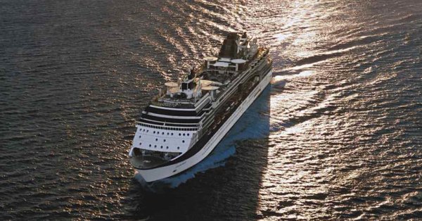 "Celebrity Summit" de la compañía de cruceros Celebrity zarpará desde San Juan este sábado 28 de octubre de 2017. (foto twitter @jri2)