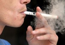 El proyecto de ley firmado por Cuomo este lunes busca reducir la exposición de los usuarios de los cigarrillos electrónicos y los que están a su alrededor a los químicos potencialmente dañinos,