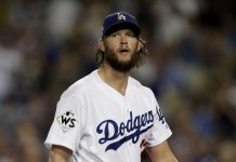 Clayton Kershaw durante el primer partido de la Serie Mundial de la Liga Mayor de Béisbol (MLB), en el Estadio Dodger de Los Ángeles.