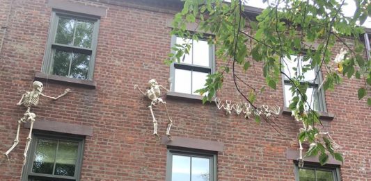 Cobble Hill Park Halloween Parade
