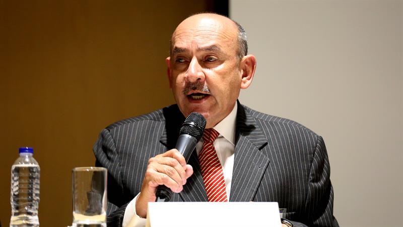 El vicepresidente de información de El Universal de Venezuela Elides Rojas, durante su intervención en el panel "Ecos de la crisis económica mundial: desempleo, pobreza lboral y crisis migratorias", en el III Congreso CELAC-UE de Editores de Medios.