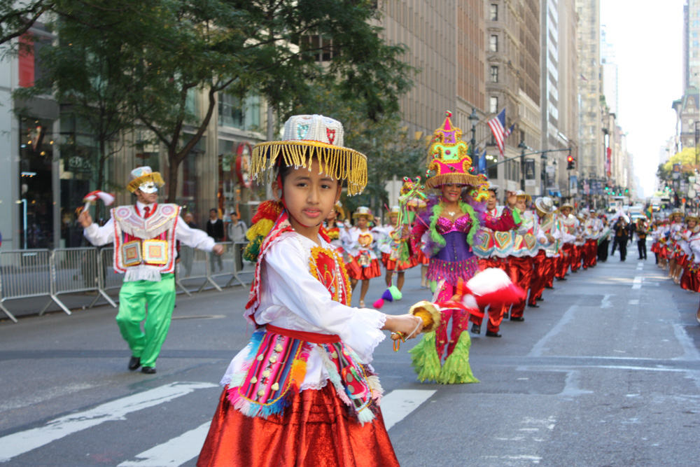 El Desfile de la Hispanidad en la Quinta Avenida de Manhattan, contin&uacute;a, en su m&aacute;s de medio siglo de realizaci&oacute;n, siendo una de las principales atracciones durante la celebraci&oacute;n nacional de la Herencia Hispana.