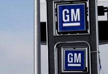 Acuerdo con 49 estados y D.C. requiere que GM complete todas las reparaciones de retirada aplicables y no tergiverse información de los vehículos como "seguros" hasta que cumplan con las normas federales de seguridad de vehículos motorizados.El estado de Nueva York recibirá $4.3 millones.