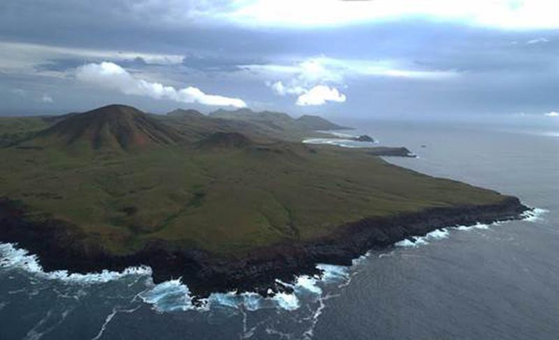 Fotograf&iacute;a cedida por la Secretar&iacute;a de Medio Ambiente y Recursos Naturales (SEMARNAT), que muestra una vista general de las Islas Revillagigedo, en el estado de Colima (M&eacute;xico).