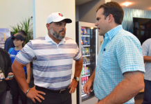 Expelotero Iván Rodríguez llega a Puerto Rico para ayudar a la isla tras María