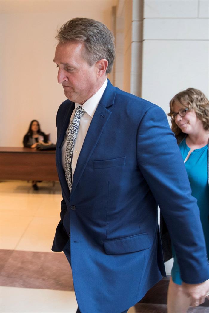  El senador republicano por Arizona Jeff Flake 