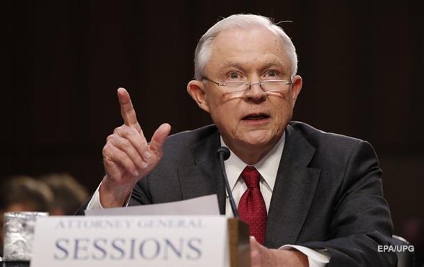 Jeff Sessions, envi&oacute; en los &uacute;ltimos meses m&aacute;s de cien jueces a centros de detenci&oacute;n de inmigrantes.