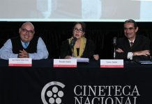 La comedia de "Tin Tan", todo un clásico del cine mexicano Los hijos del actor mexicano Germán Valdés "Tin Tan", Rosalía Valdés (c) y Carlos Valdés (d), y el investigador de la Cineteca Nacional, José Antonio Peña (i), ofrecen una rueda de prensa para anunciar la creación de la fundación que preservará la obra fílmica de "Tin Tan".