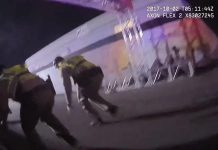 Noche de terror en Las Vegas Captura de un vídeo grabado con una cámara de un agente que muestra a policías durante el tiroteo del pasado domingo en Las Vegas.