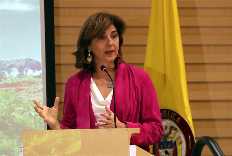 La canciller de Colombia, María Ángela Holguín habla durante la inauguración del III Congreso de Editores de Medios de la Celac y la Unión Europea (UE).