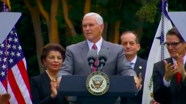 El vicepresidente Mike Pence 