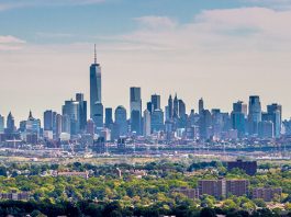 Decenas de ciudades o condados están cortejando a Amazon para que se conviertan en sede de lo que se comienza a llamar HQ2 o la segunda sede de Amazon, que ahora funciona con sus oficinas centrales en la ciudad occidental de Seattle.