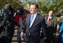 Manafort, el exjefe de campaña de Trump que actúa entre bastidores del poder Paul Manafort, exjefe de campaña del presidente estadounidense Donald Trump, saliendo de la corte federal.